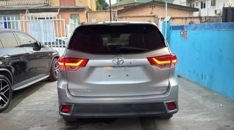 Toyota Highlander   - 2019