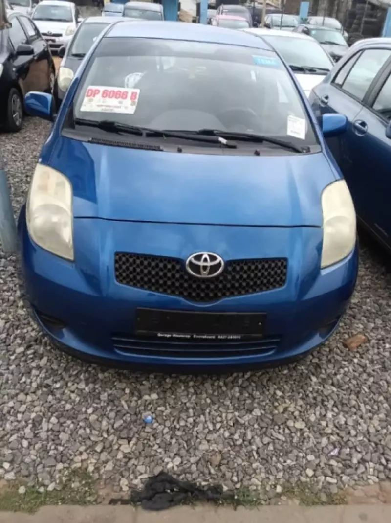 Toyota Yaris   - 2010