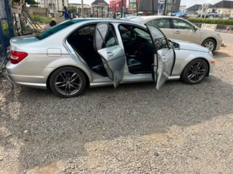 Mercedes-Benz C 300   - 2012