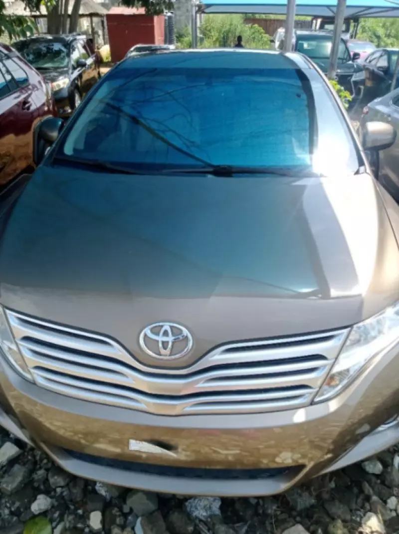 TOYOTA Venza   - 2010