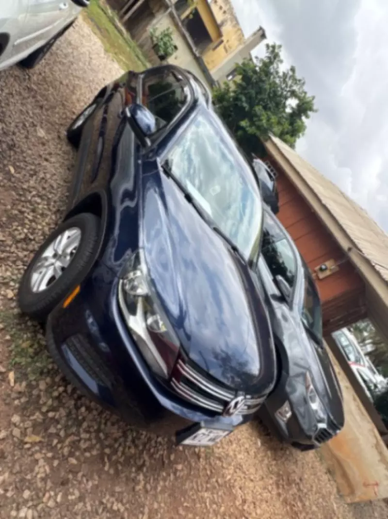 Volkswagen Tiguan   - 2014