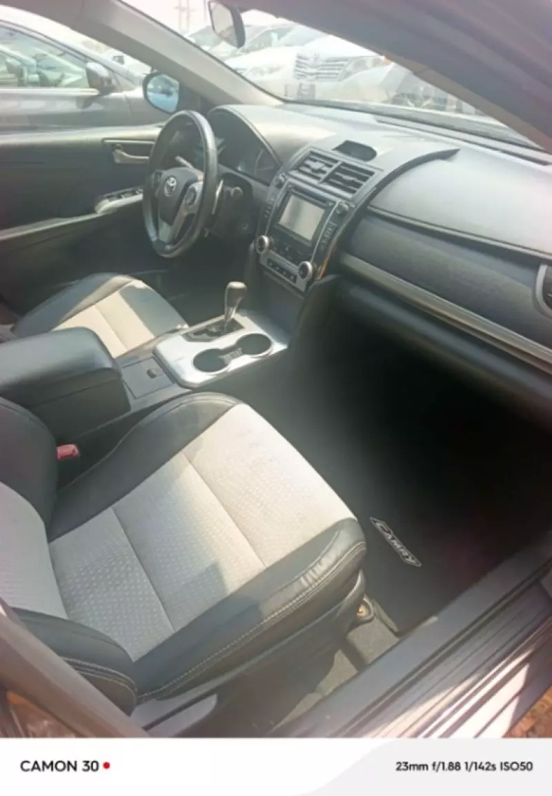 Toyota Camry   - 2014