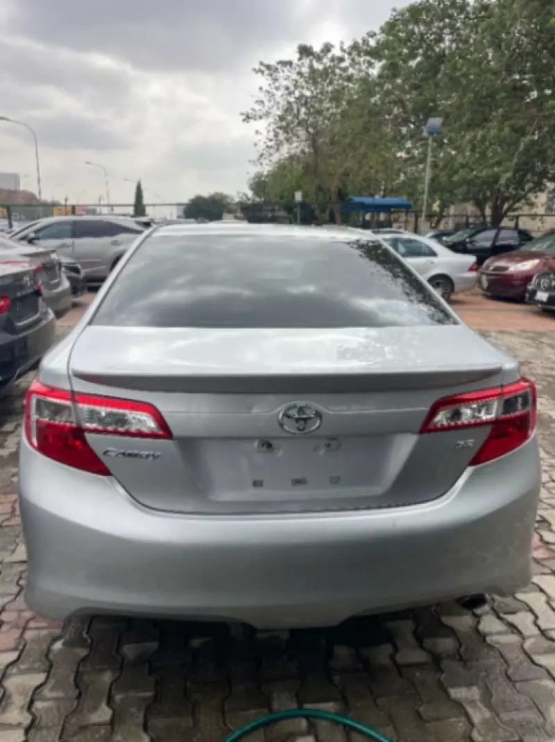 Toyota Camry - 2012