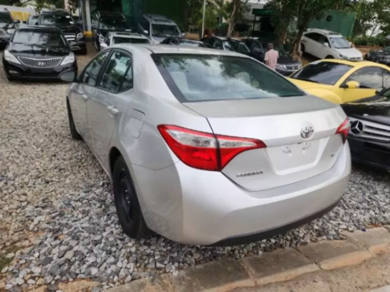 TOYOTA Corolla   - 2015