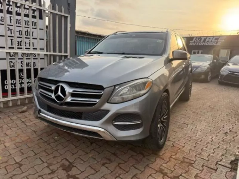 Mercedes-Benz GLE-Class   - 2016