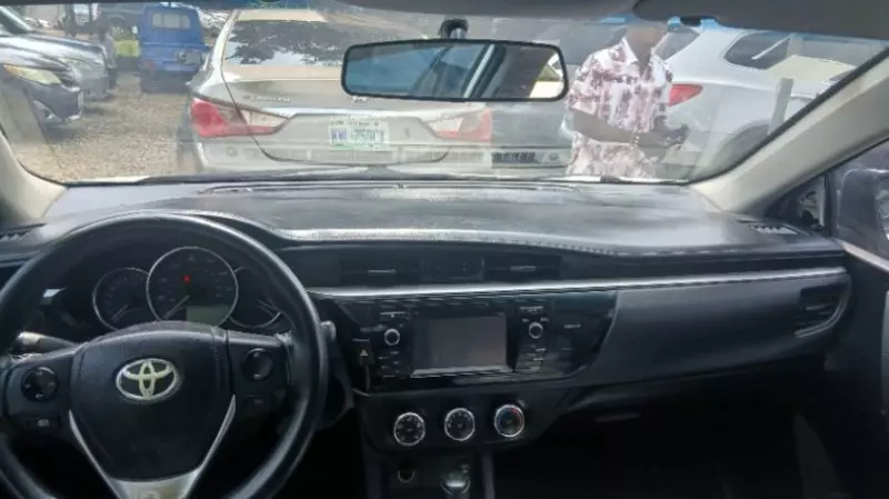 TOYOTA Corolla   - 2015