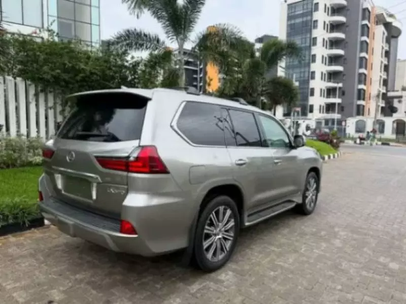 Lexus LX 570   - 2017