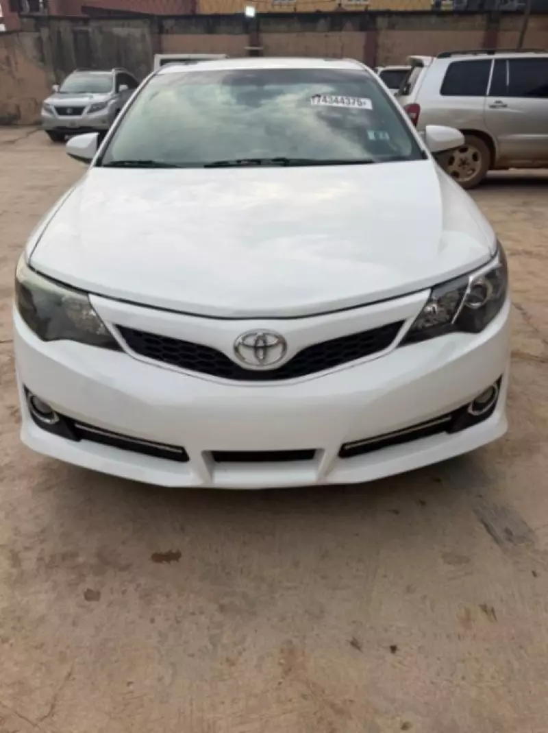 TOYOTA Camry - 2013