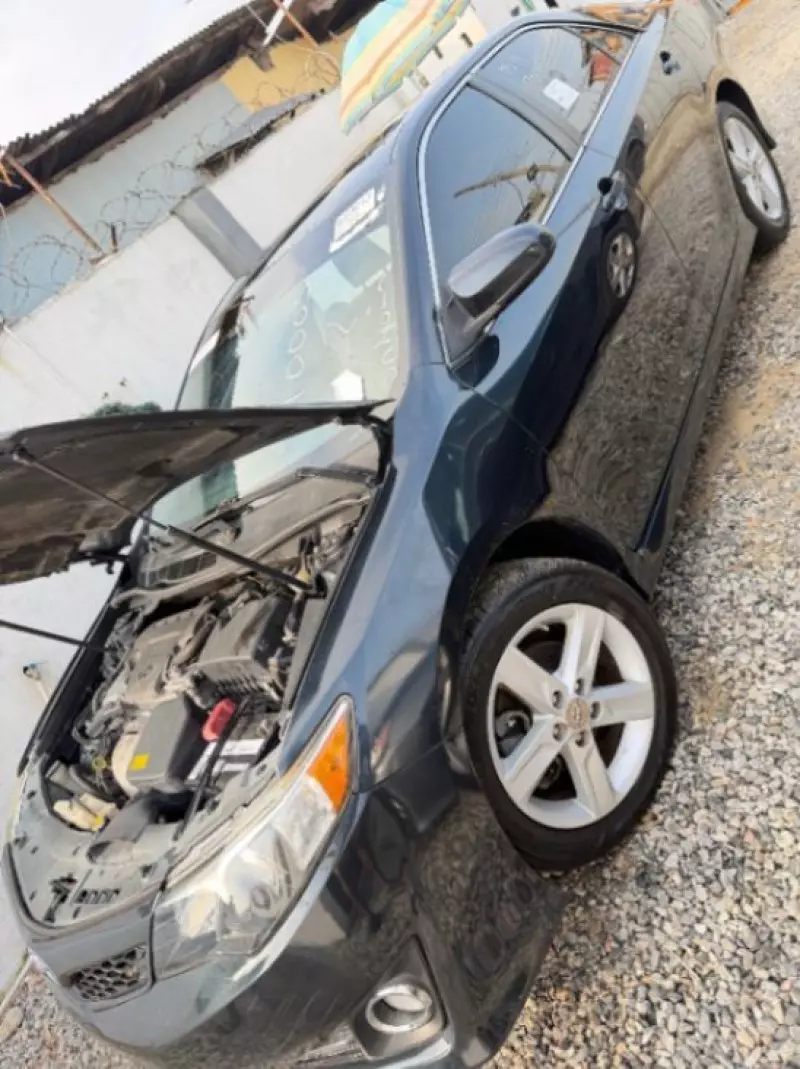 TOYOTA Camry   - 2012