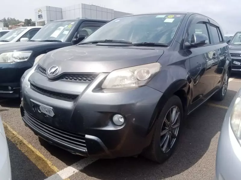 Toyota Ist    - 2012
