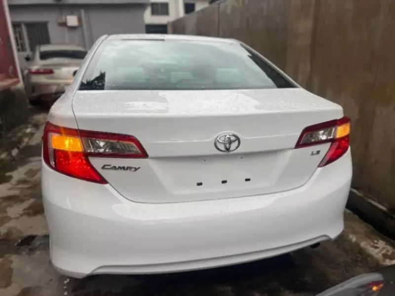 Toyota Camry - 2012