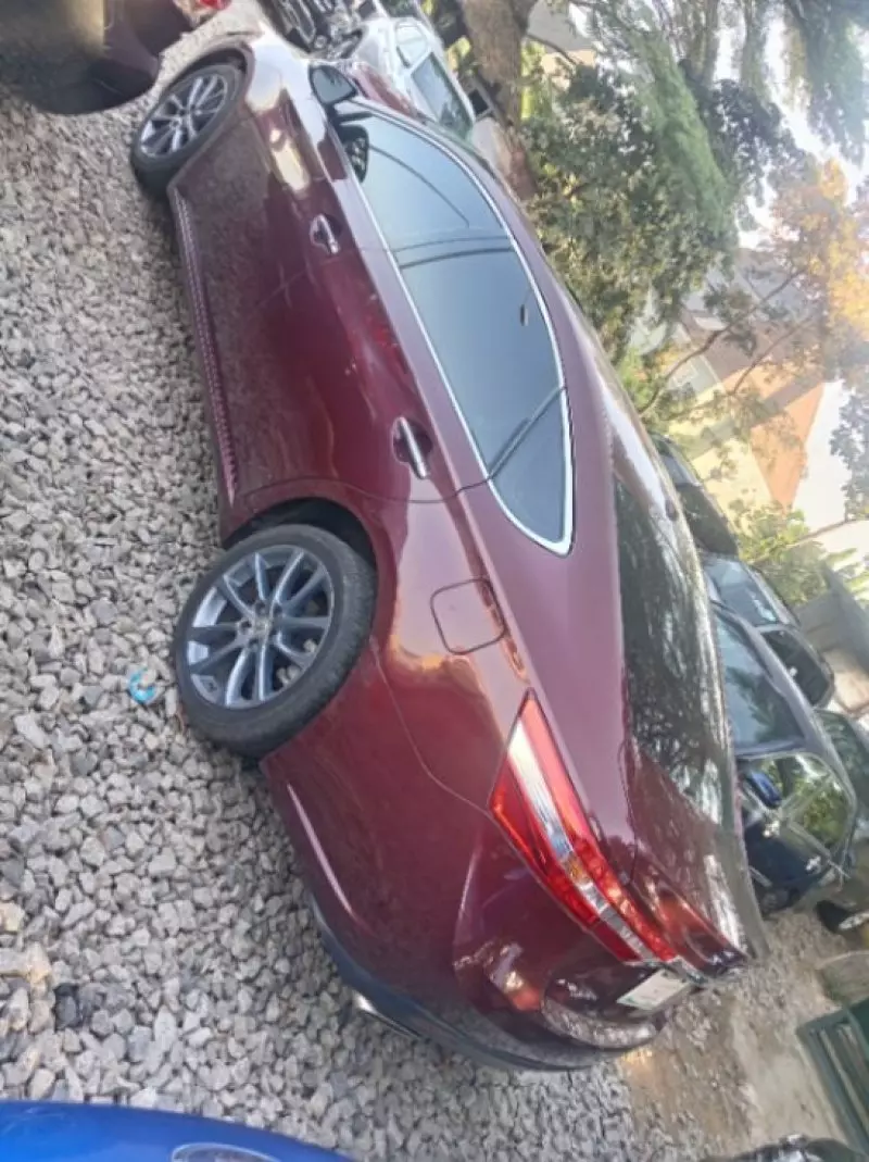 Toyota Avalon   - 2015