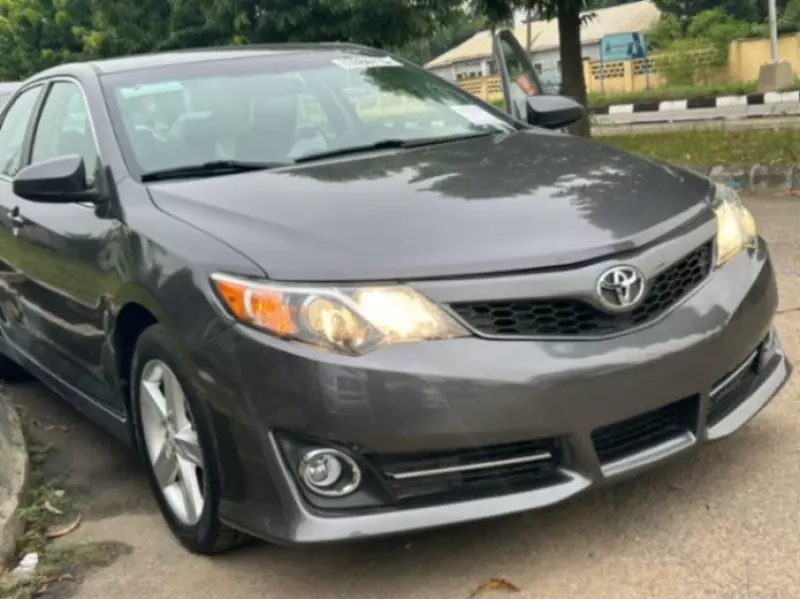 Toyota Camry   - 2014