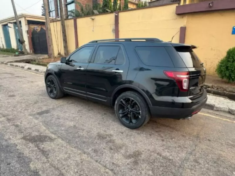 Ford Explorer   - 2014