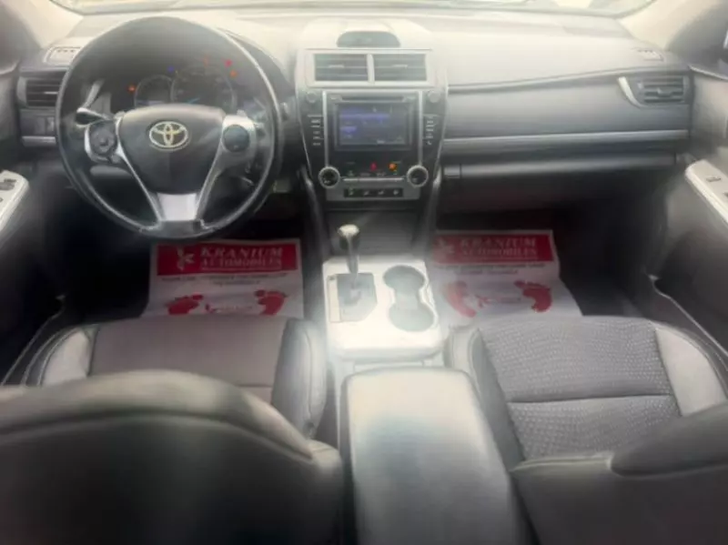 Toyota Camry   - 2014