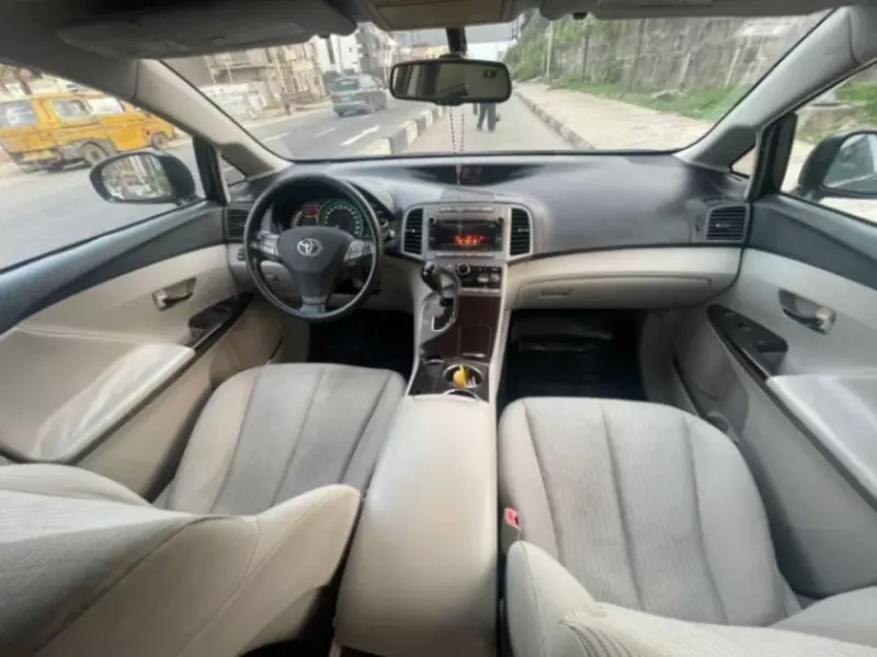 Toyota Venza   - 2012