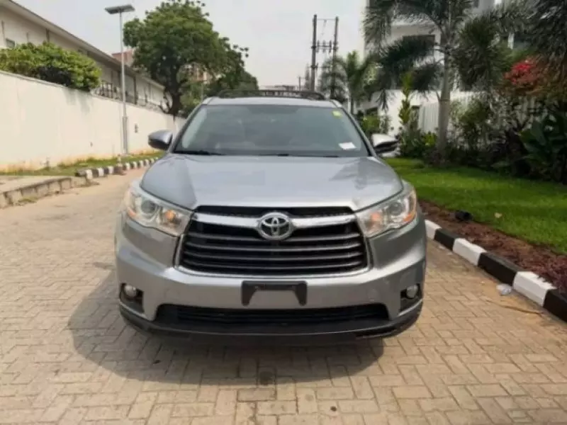 Toyota Highlander   - 2013