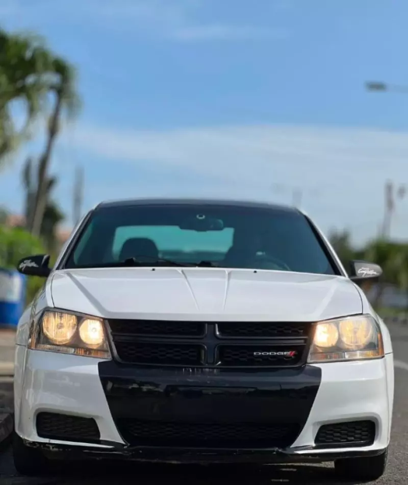 Dodge Avenger   - 2013