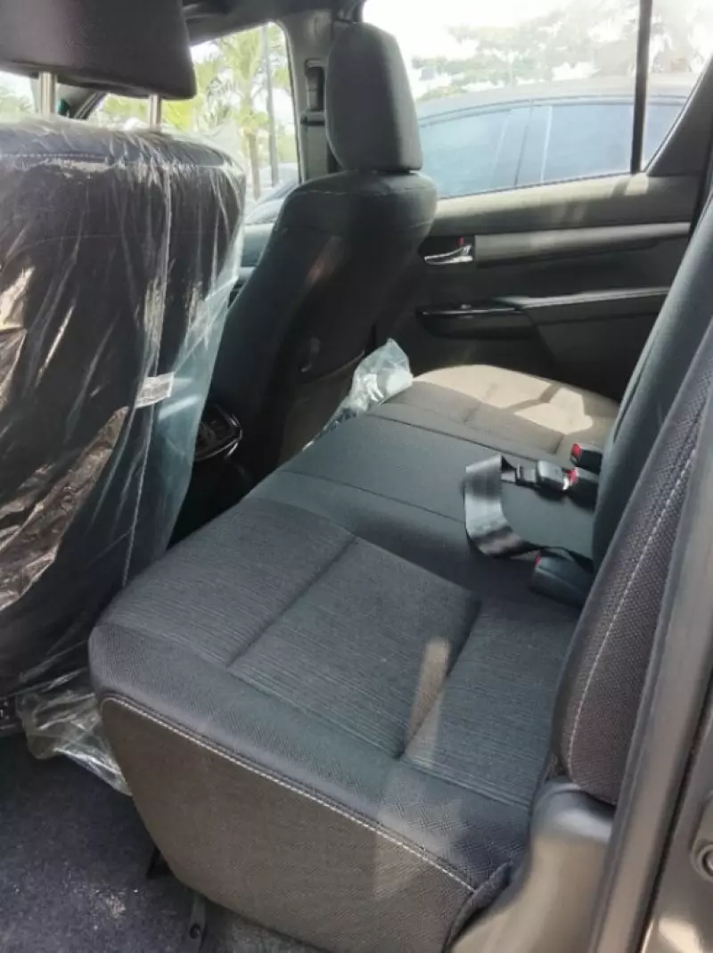 Toyota Hilux   - 2025