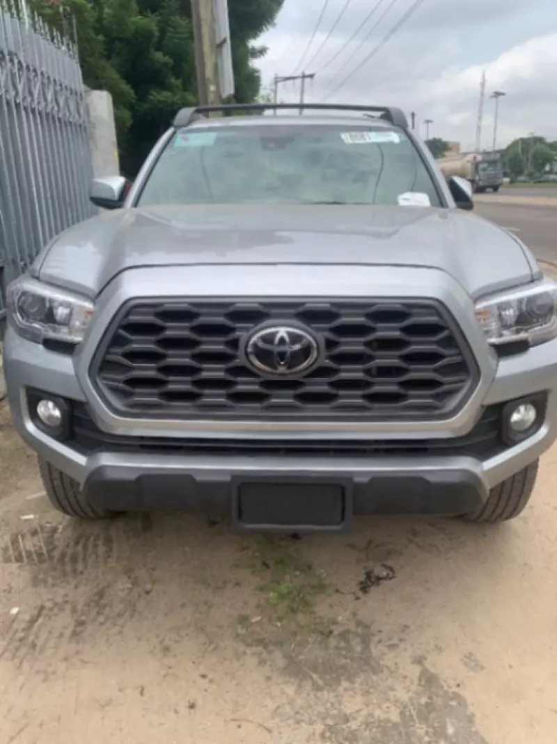 TOYOTA Tacoma   - 2023