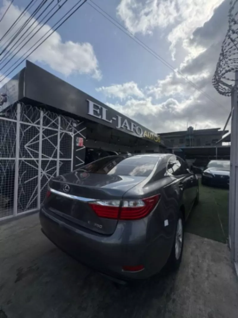 Lexus ES - 2013
