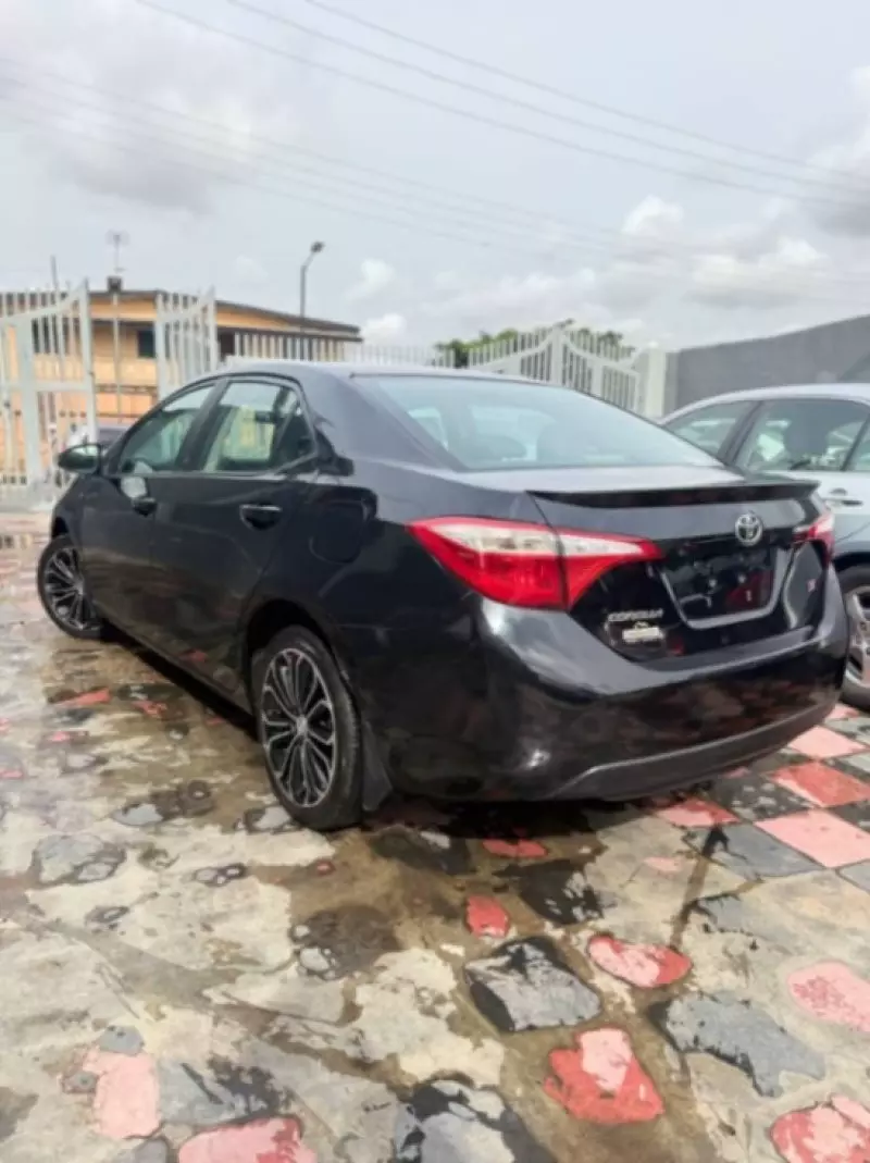 TOYOTA Corolla   - 2015
