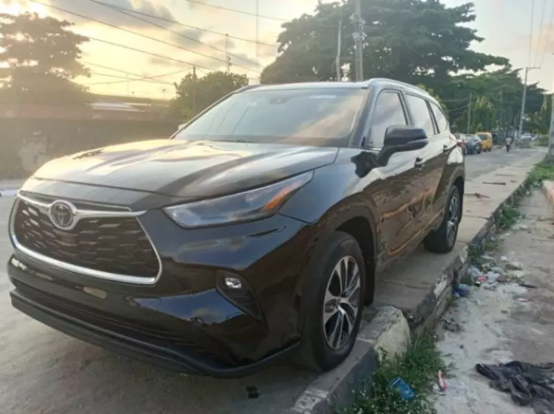Toyota Highlander   - 2023