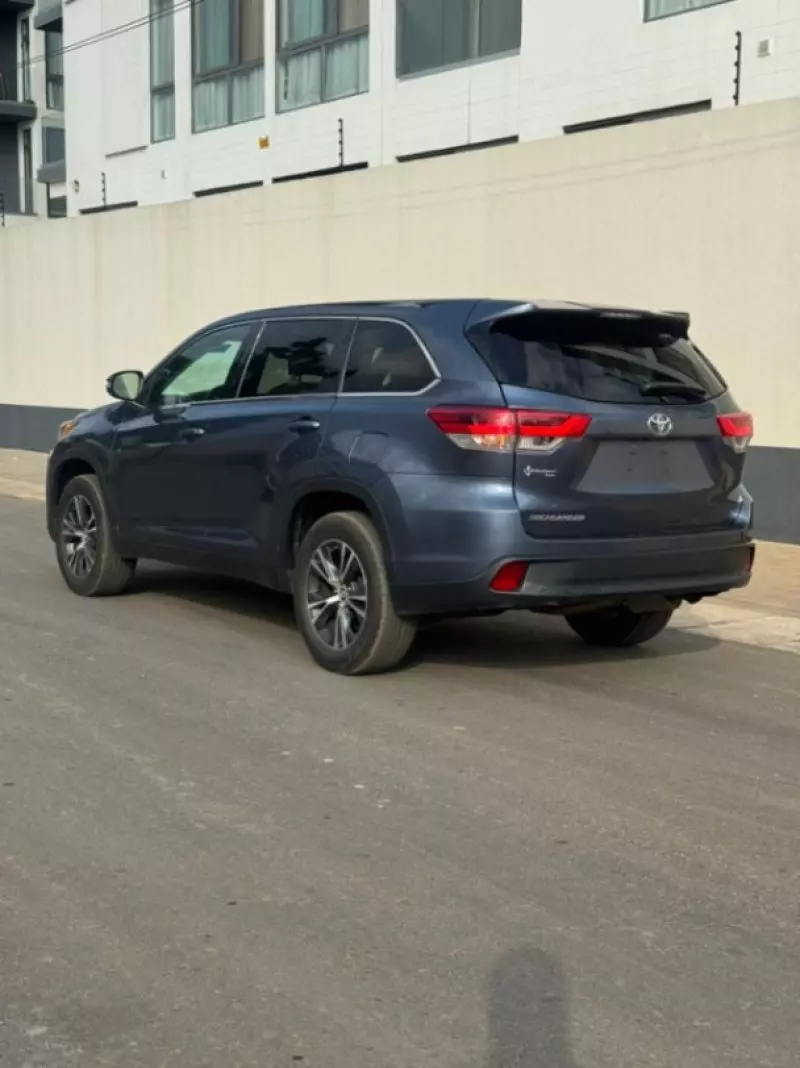 Toyota Highlander   - 2009
