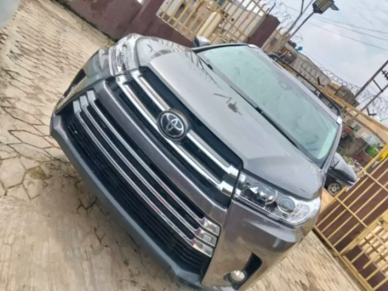 TOYOTA Highlander   - 2019