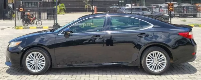 Lexus ES   - 2014