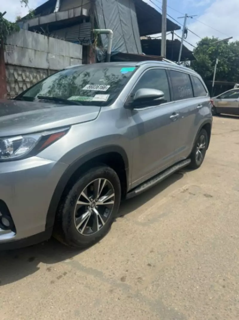 TOYOTA Highlander   - 2016