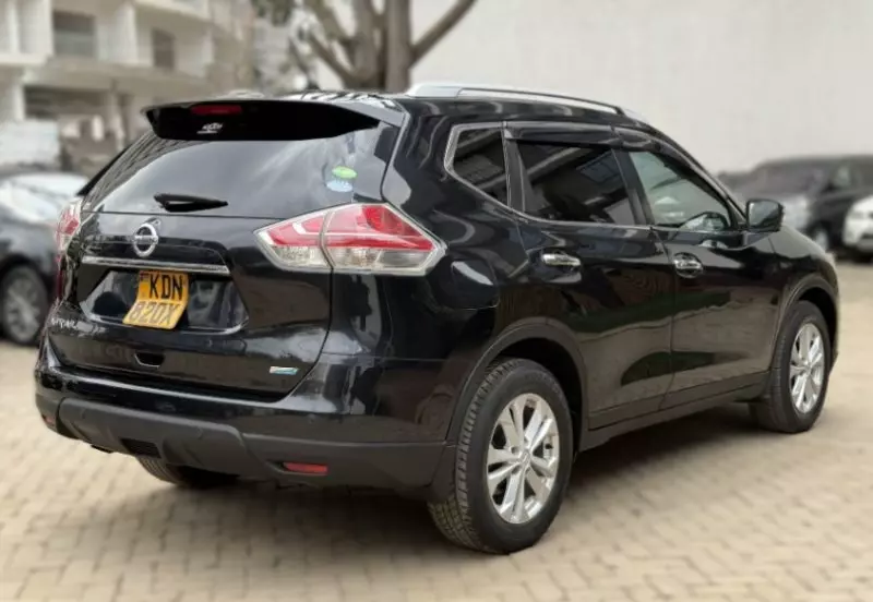 Nissan X-Trail   - 2016