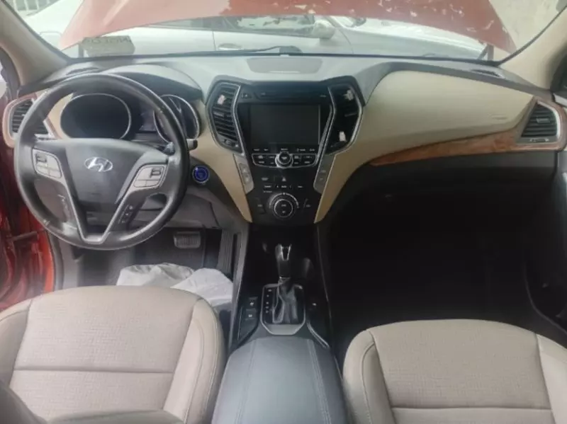 Hyundai Santa Fe - 2014