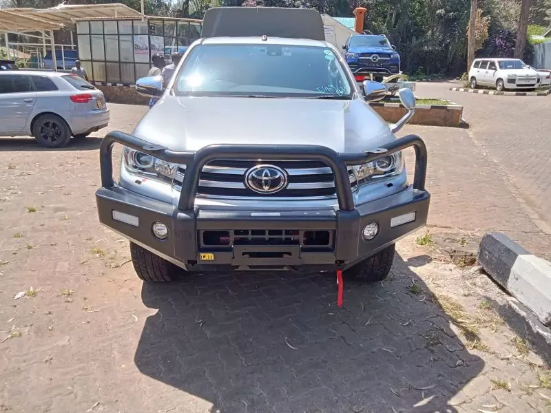 Toyota Hilux   - 2018
