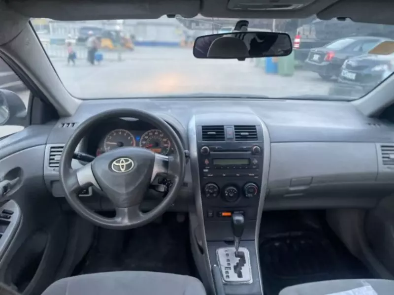 TOYOTA Corolla   - 2010