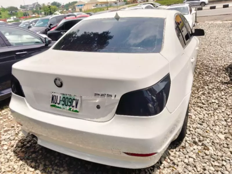 BMW 525i   - 2006