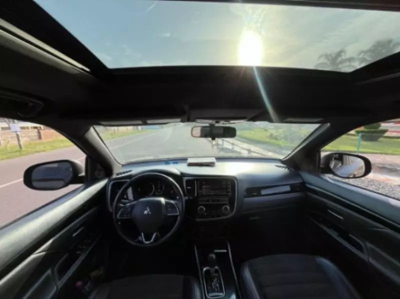 Mitsubishi OUTLANDER   - 2019