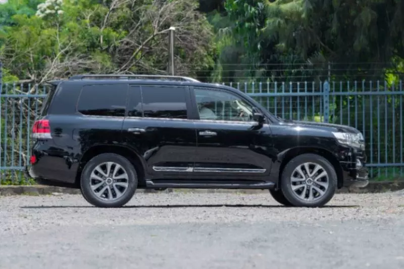 Toyota Land Cruiser V8   - 2017