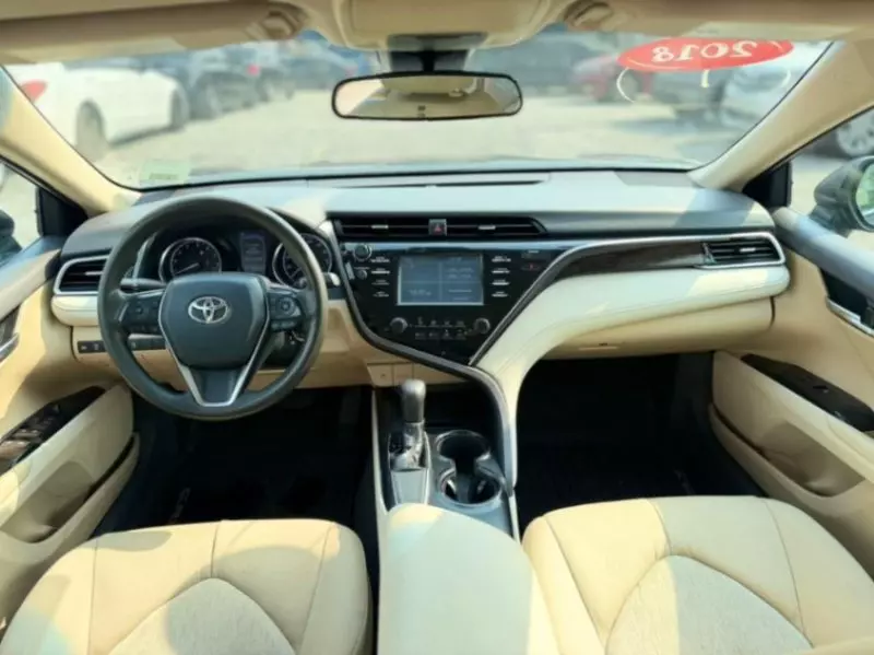 Toyota Camry   - 2018