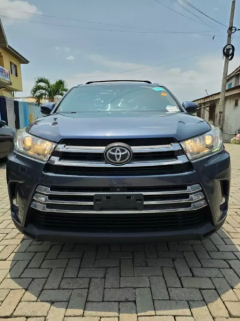 TOYOTA Highlander   - 2019
