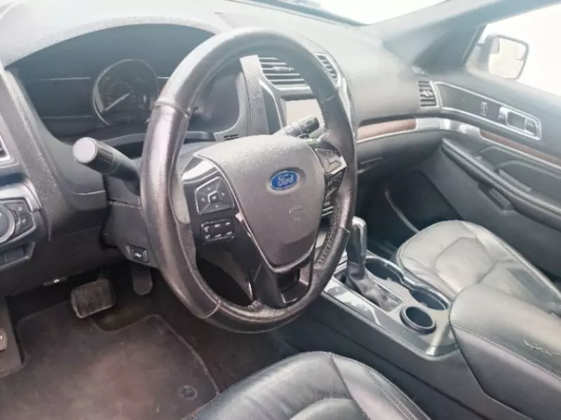 Ford Explorer   - 2017