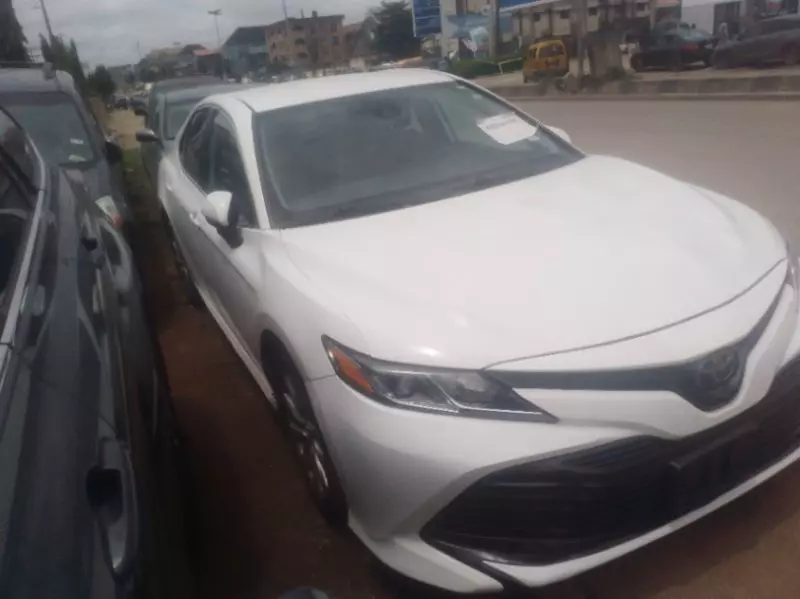 TOYOTA Camry   - 2020