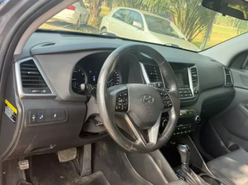 Hyundai Tucson   - 2016