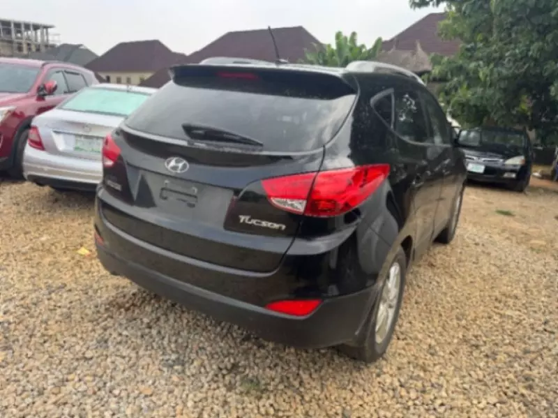 Hyundai Tucson   - 2011