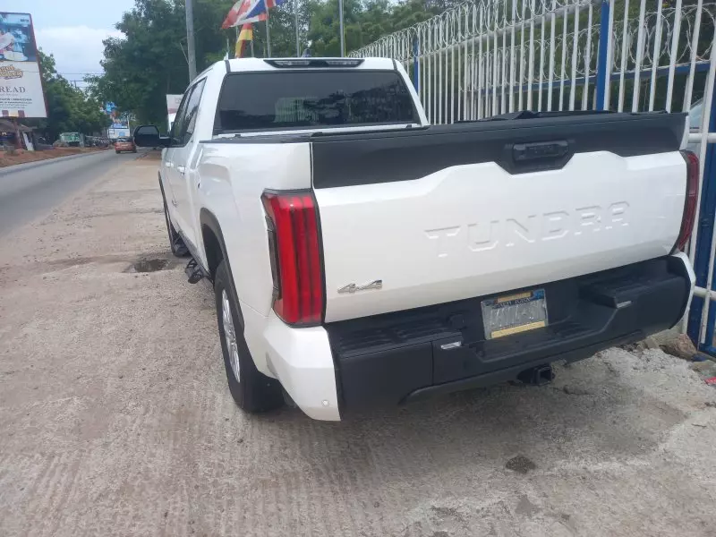 Toyota Tundra   - 2024