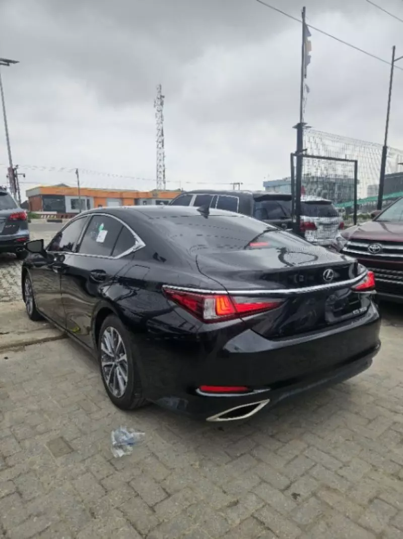 Lexus ES 350 - 2022