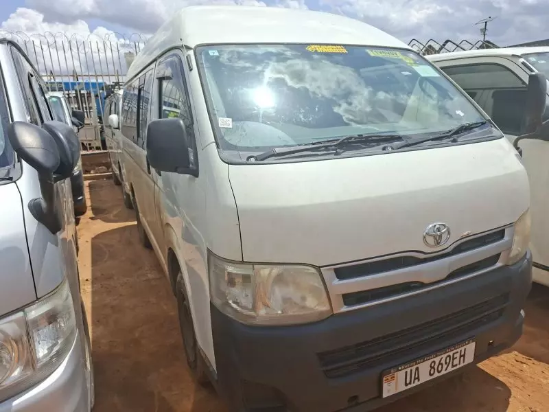 Toyota Hiace   - 2012