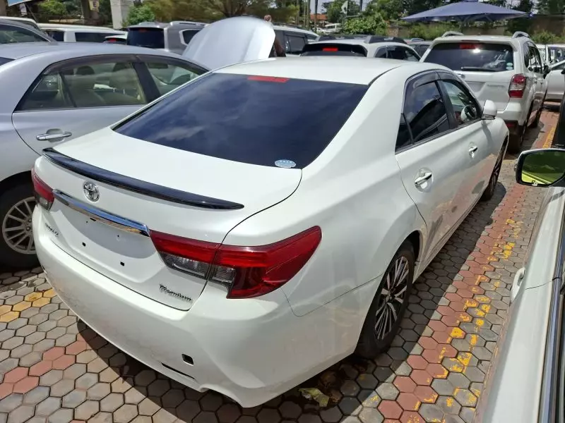 Toyota Mark X   - 2016