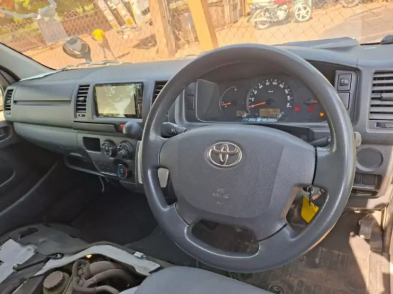 TOYOTA Hiace   - 2014