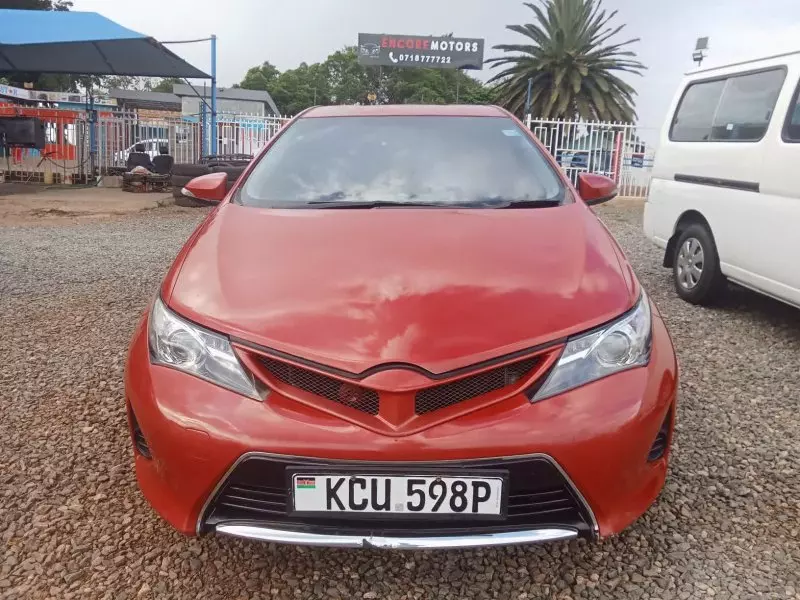 Toyota Auris   - 2012